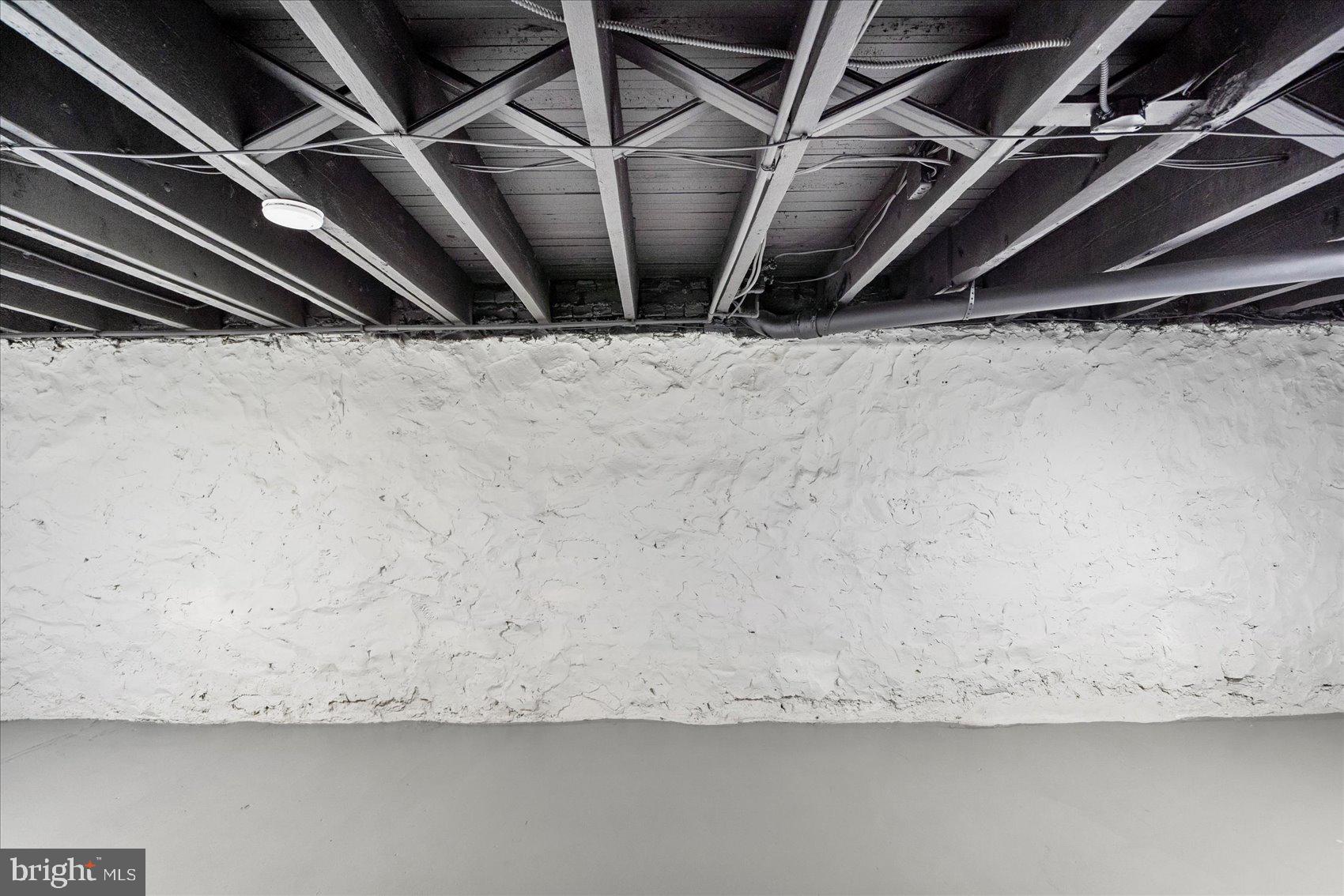 319 LYNDHURST STREET