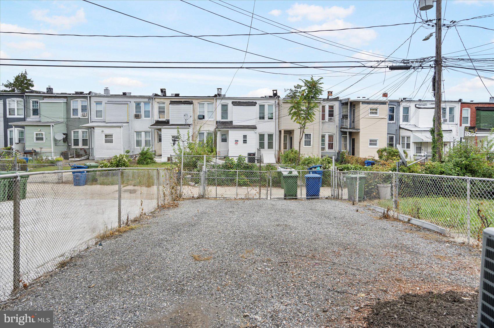 319 LYNDHURST STREET