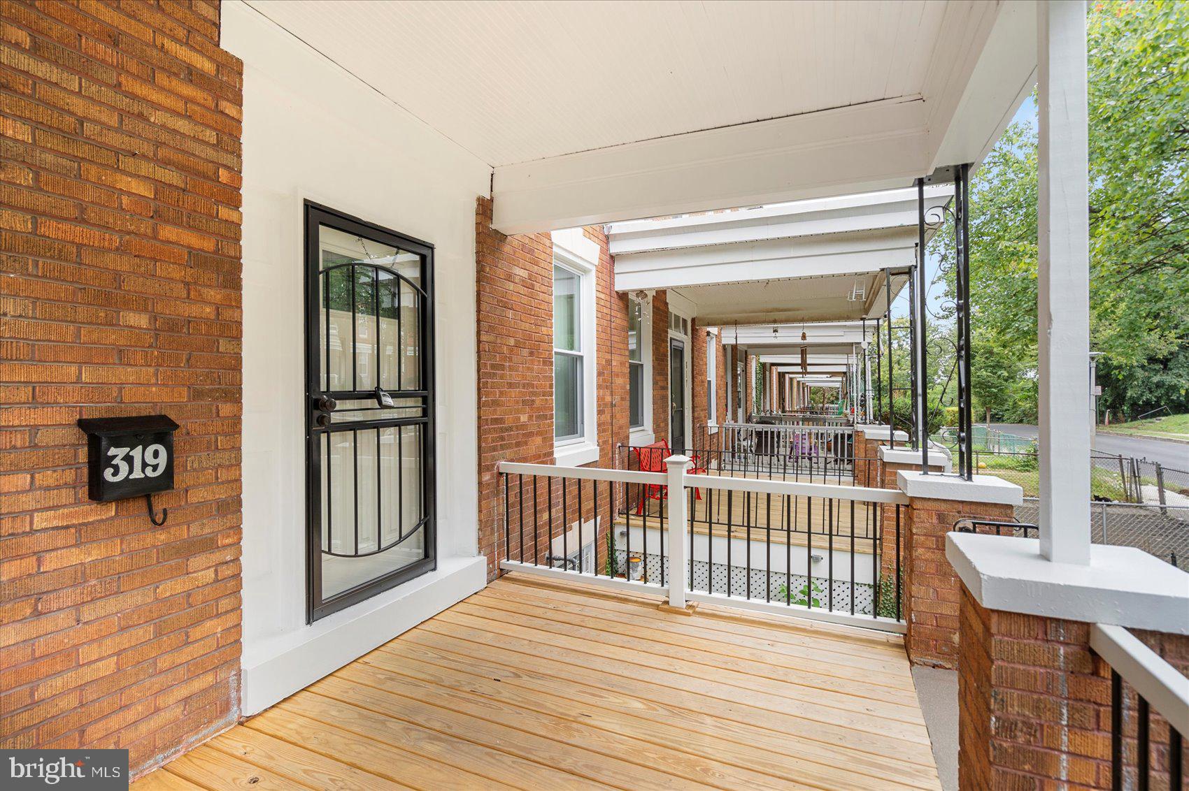 319 LYNDHURST STREET