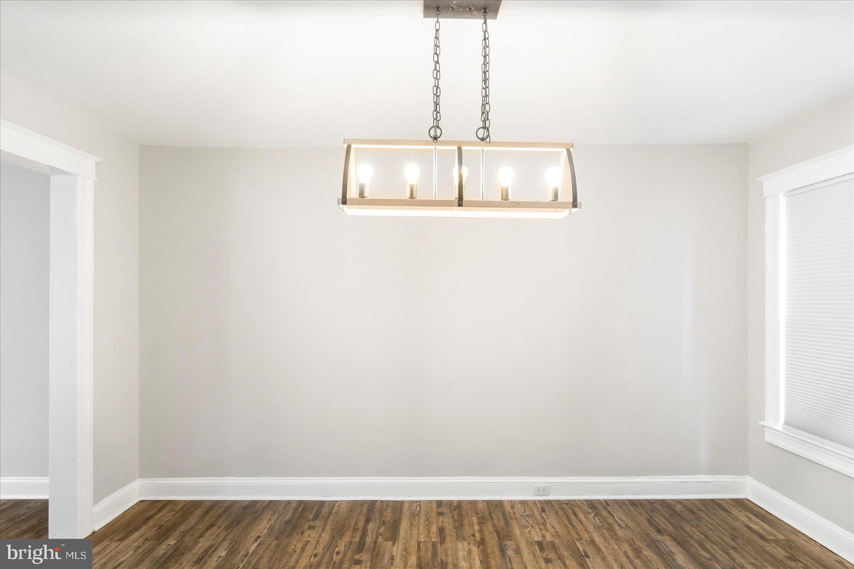 319 LYNDHURST STREET