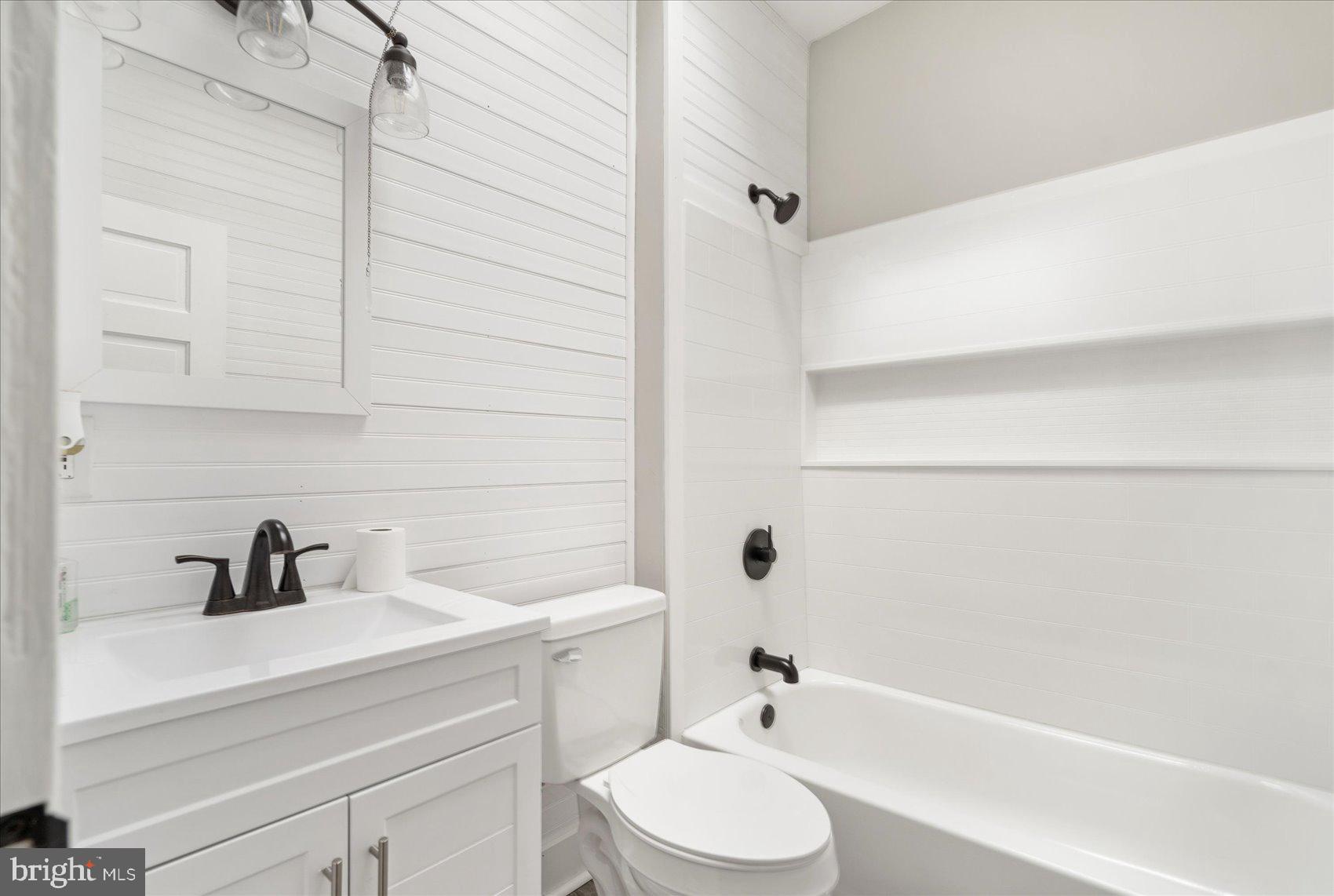 319 LYNDHURST STREET