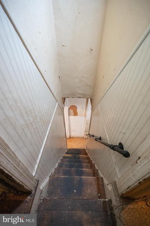 1208 SARGEANT STREET