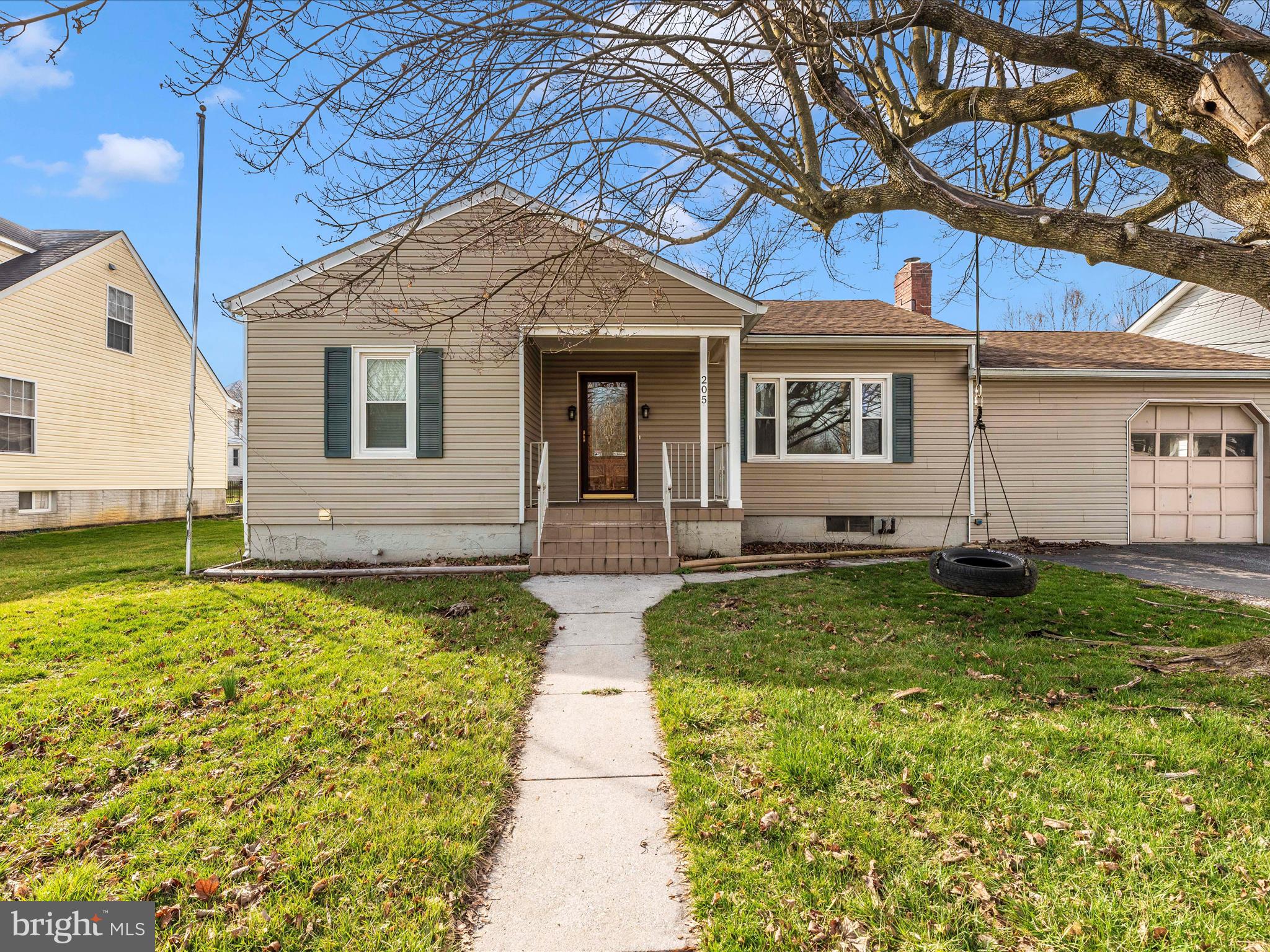 205 S 2ND STREET