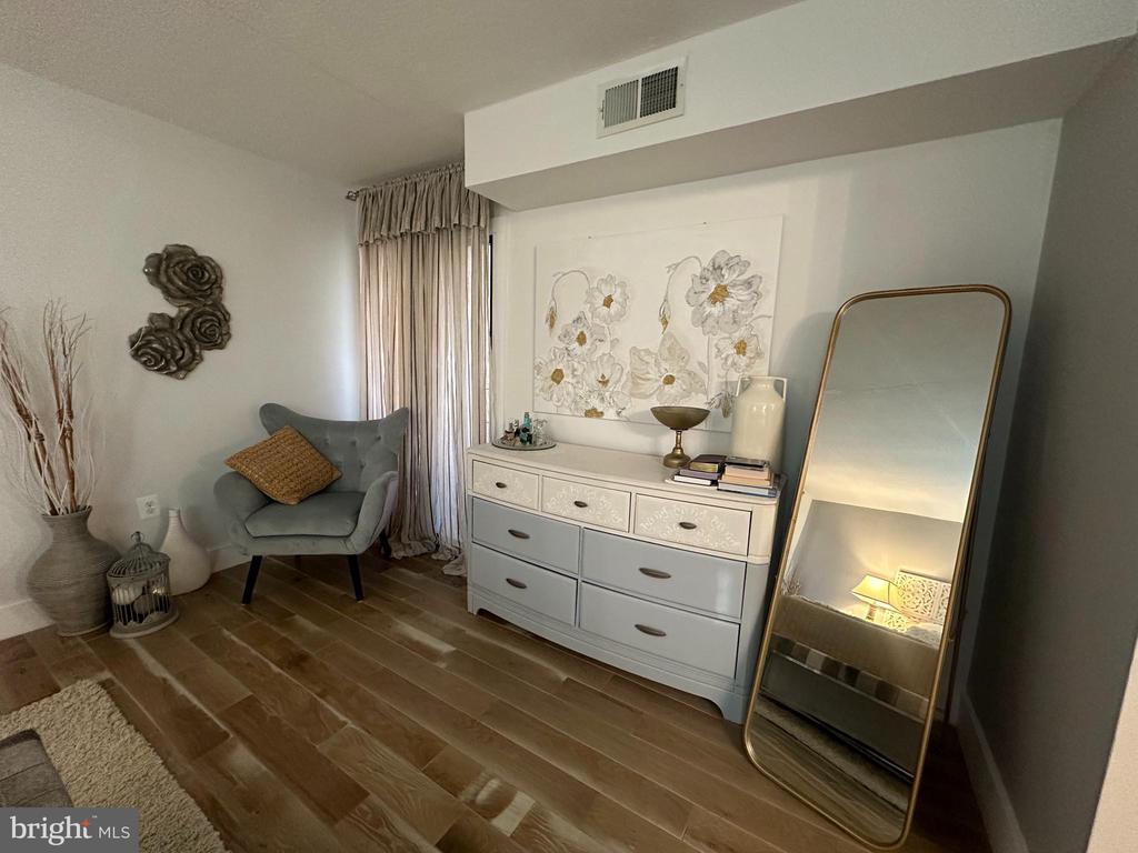 5236 W RUNNING BROOK ROAD Unit: 201