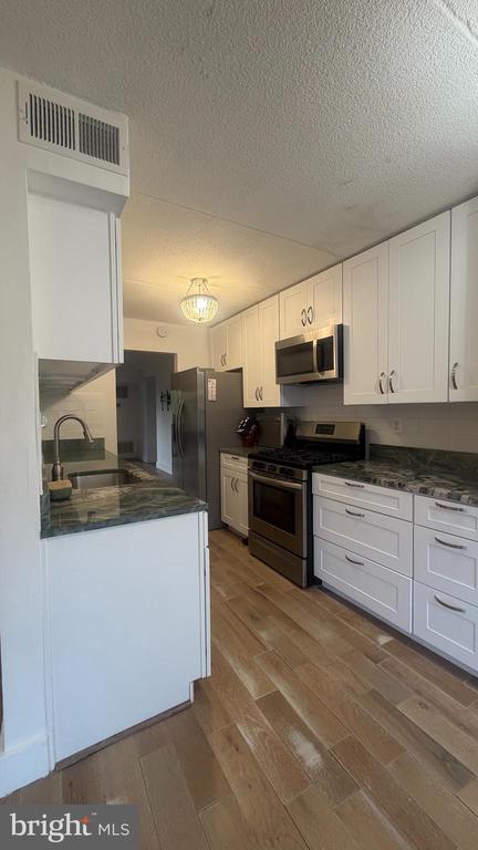 5236 W RUNNING BROOK ROAD Unit: 201