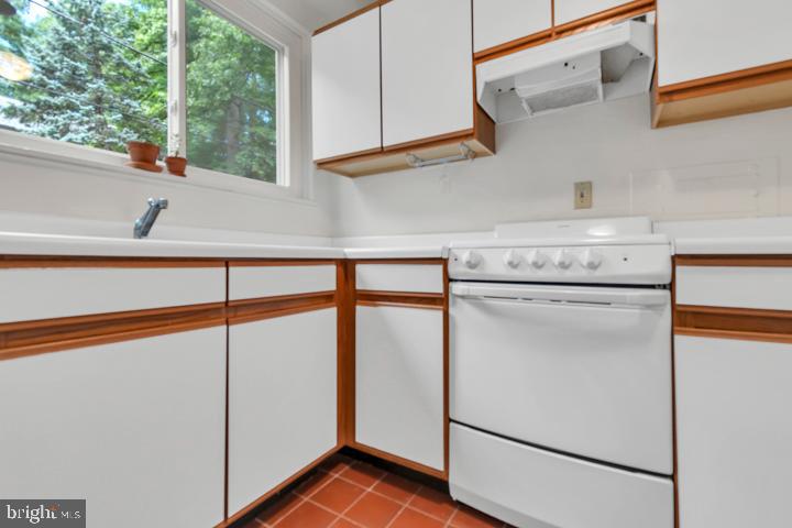 6 CRESCENT ROAD G