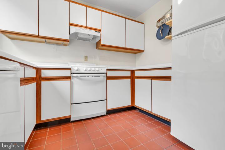 6 CRESCENT ROAD G