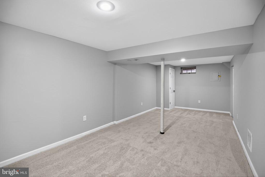 11303 KETTERING CIRCLE