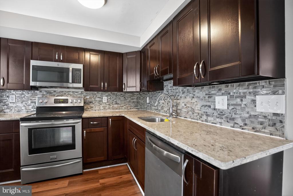 11303 KETTERING CIRCLE