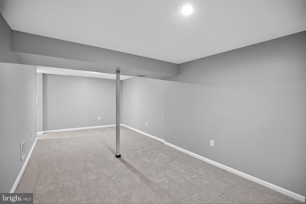 11303 KETTERING CIRCLE