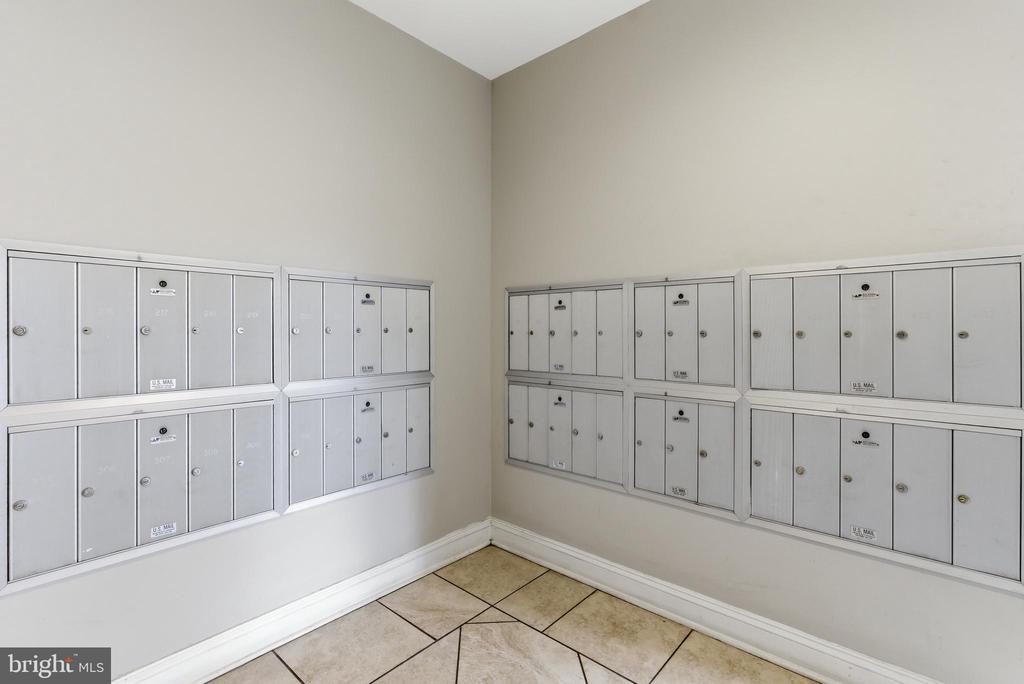 1009 CHILLUM ROAD Unit: 213