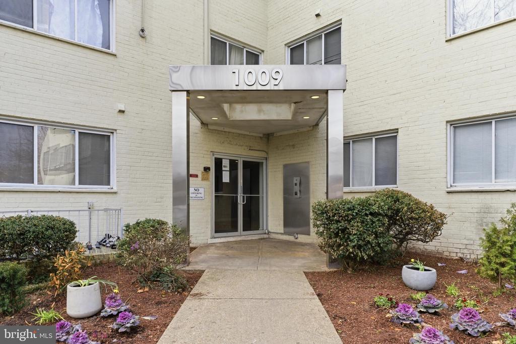 1009 CHILLUM ROAD Unit: 213