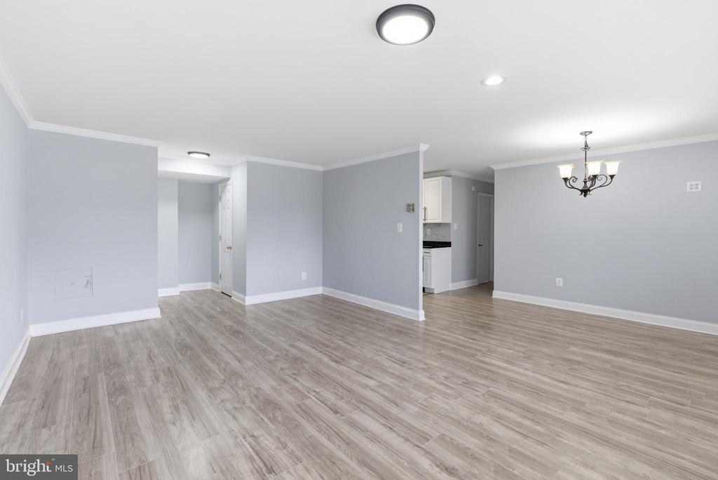1009 CHILLUM ROAD Unit: 213