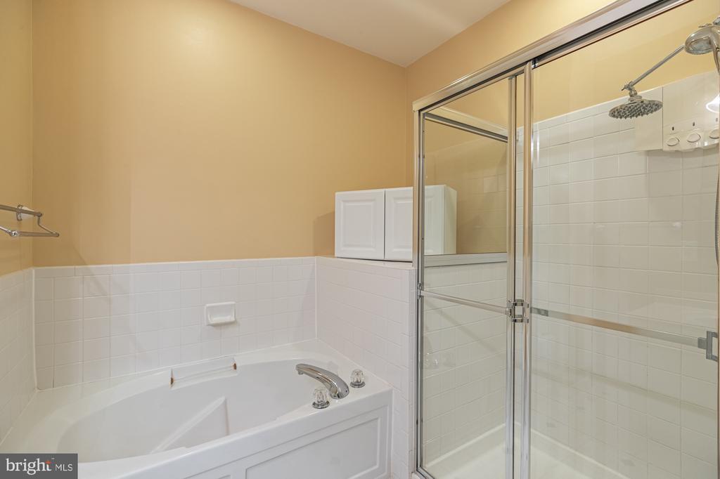 5067 DONOVAN DRIVE