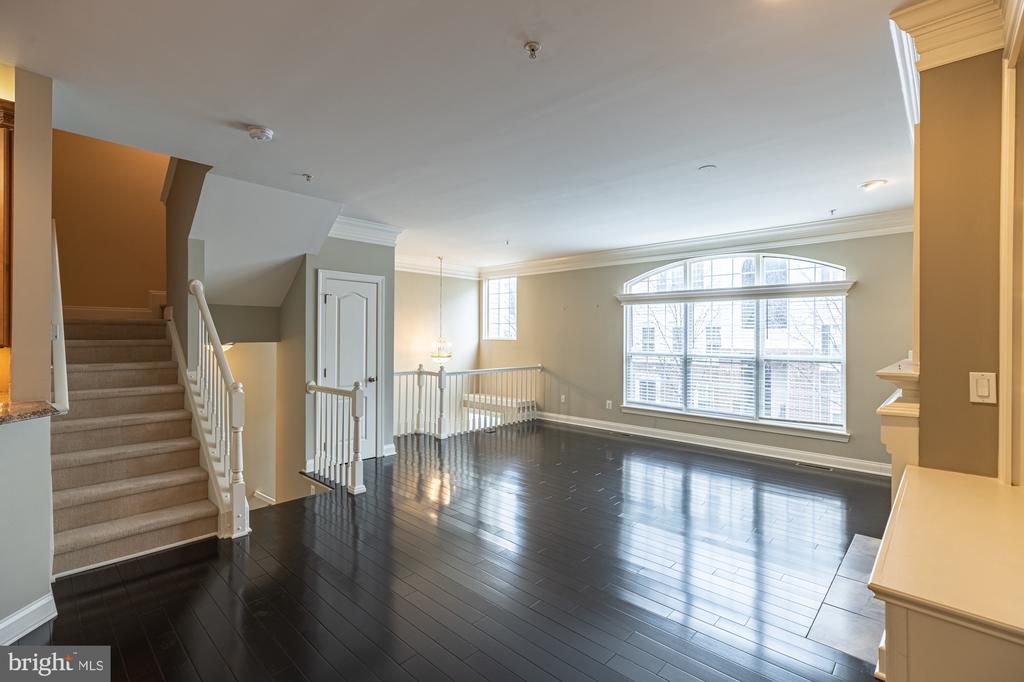 5067 DONOVAN DRIVE
