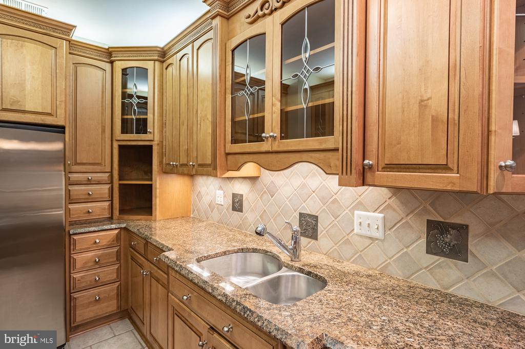 5067 DONOVAN DRIVE