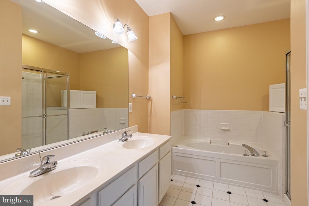 5067 DONOVAN DRIVE