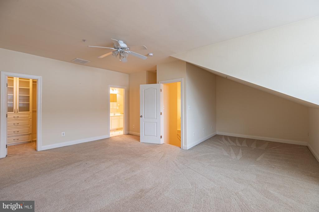 5067 DONOVAN DRIVE