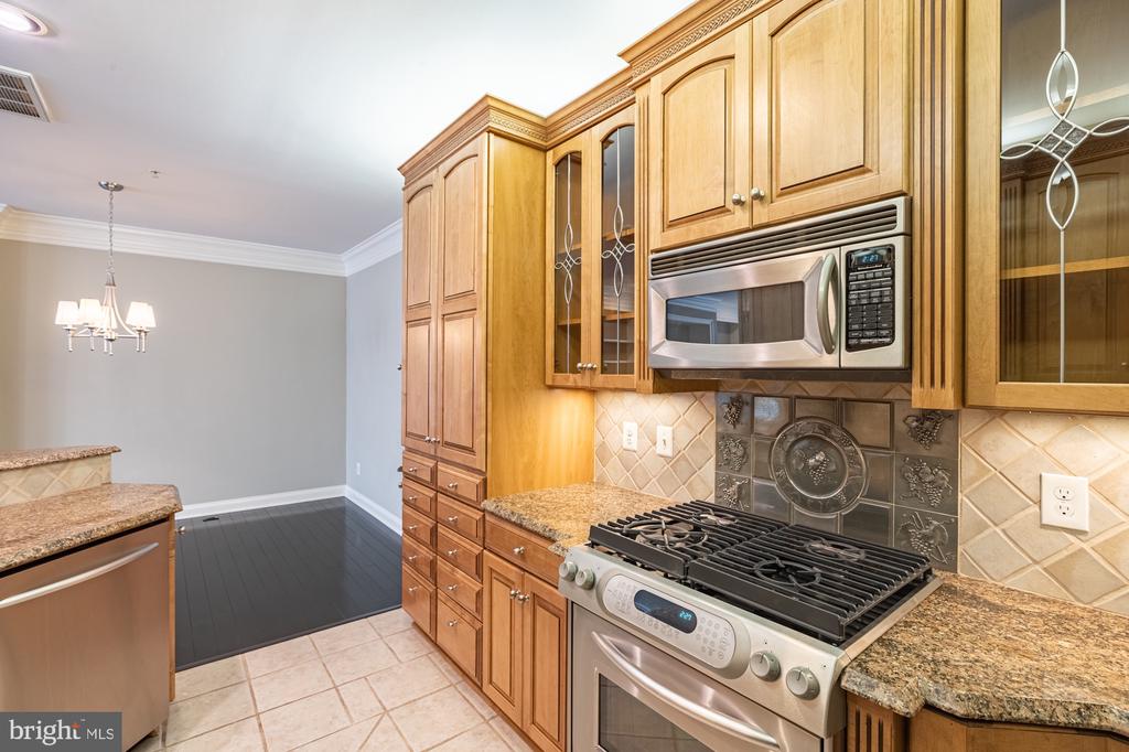 5067 DONOVAN DRIVE