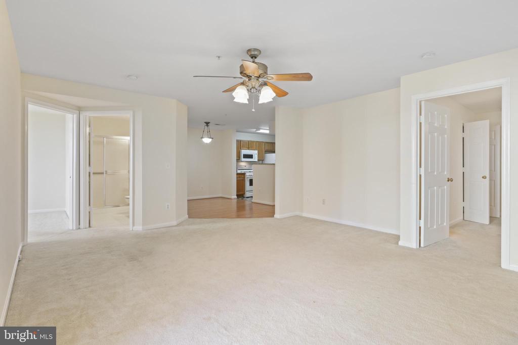 14158 CUDDY LOOP 103