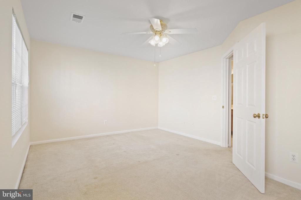 14158 CUDDY LOOP 103