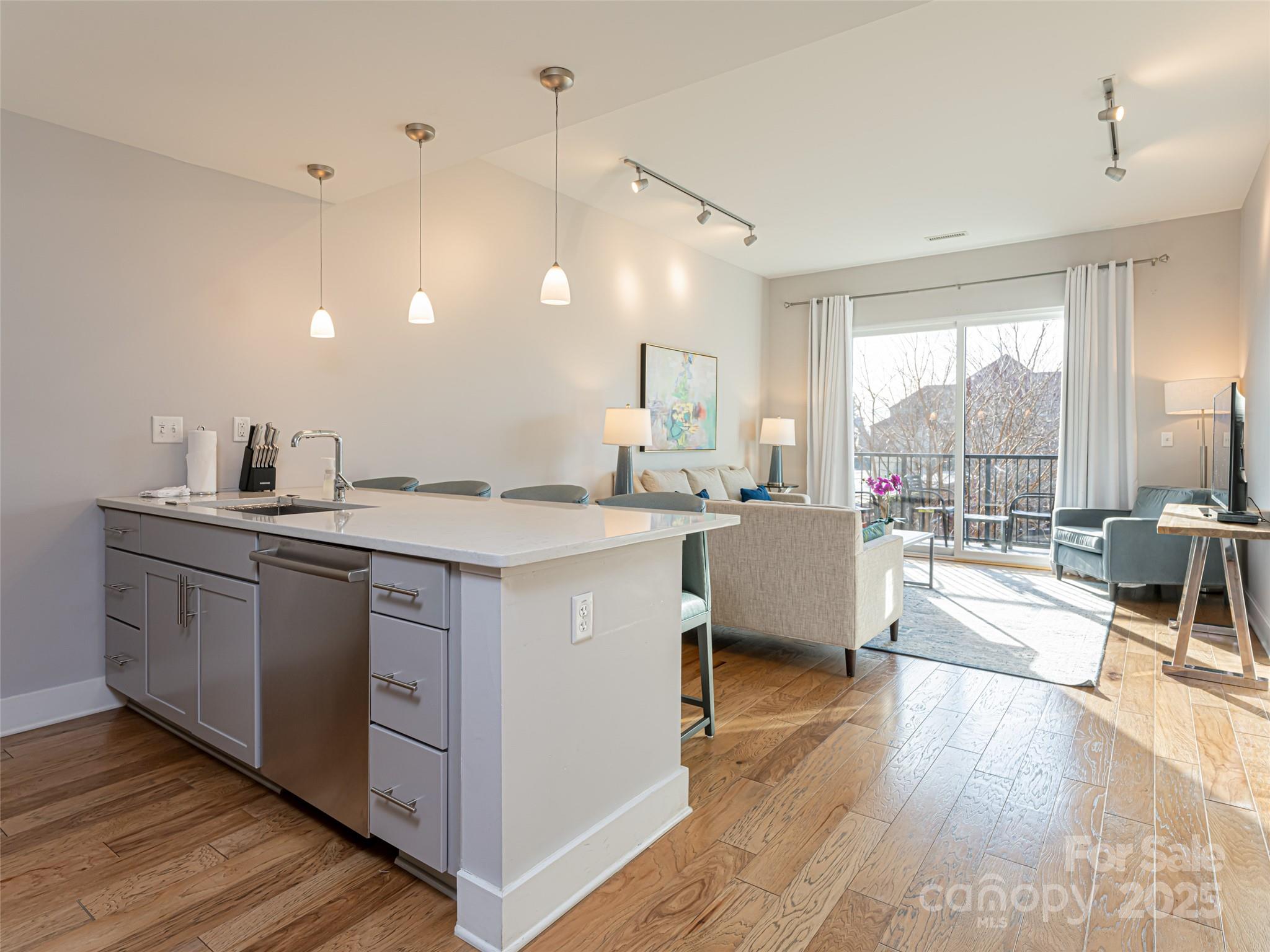 45 Asheland Avenue Unit: 302
