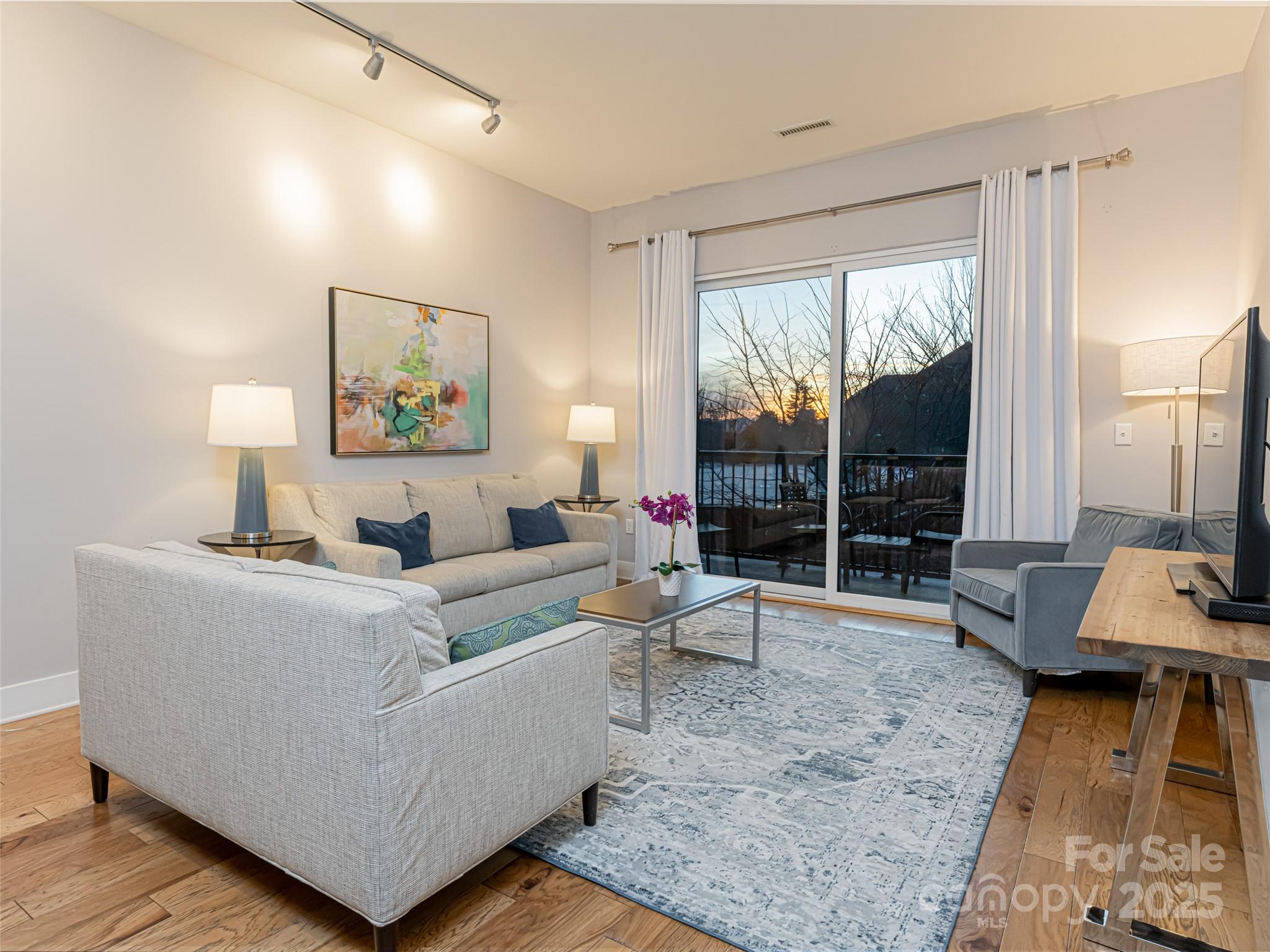 45 Asheland Avenue Unit: 302