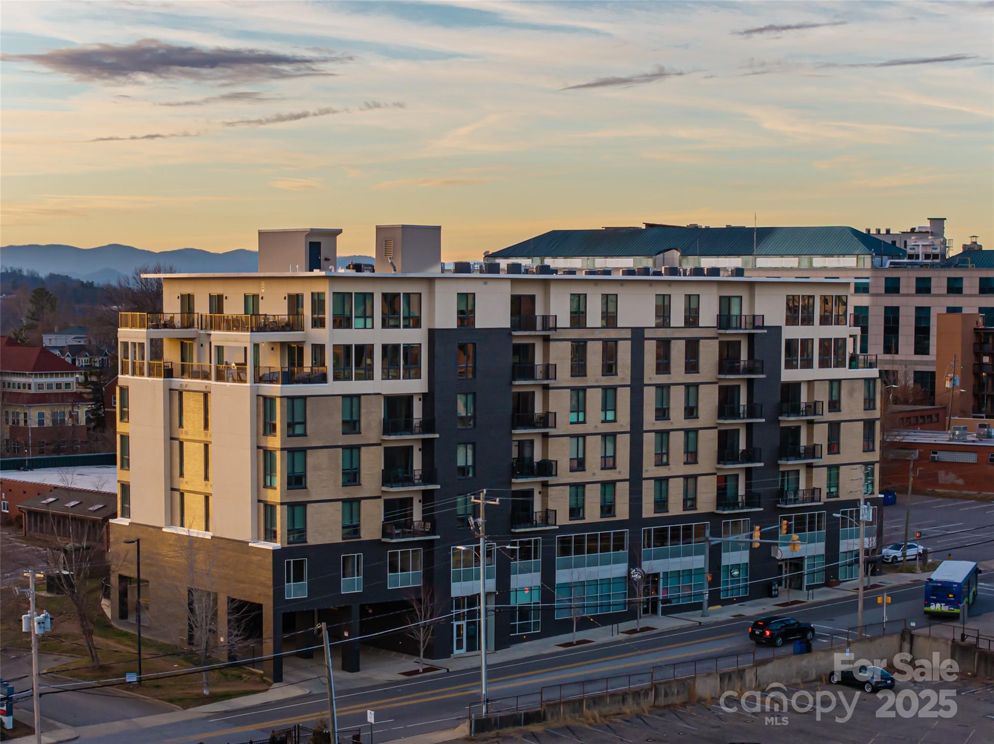45 Asheland Avenue Unit: 302