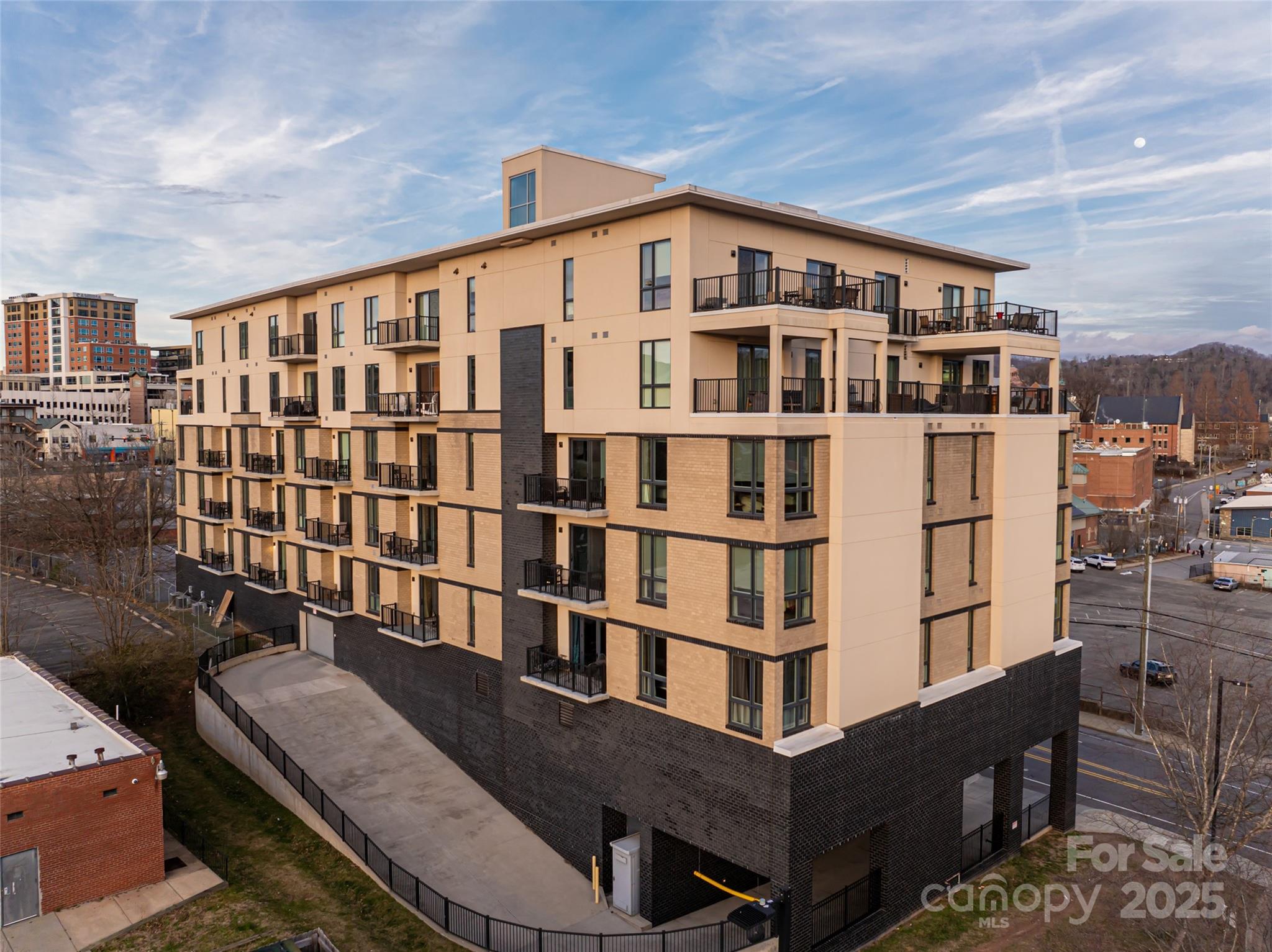 45 Asheland Avenue Unit: 302