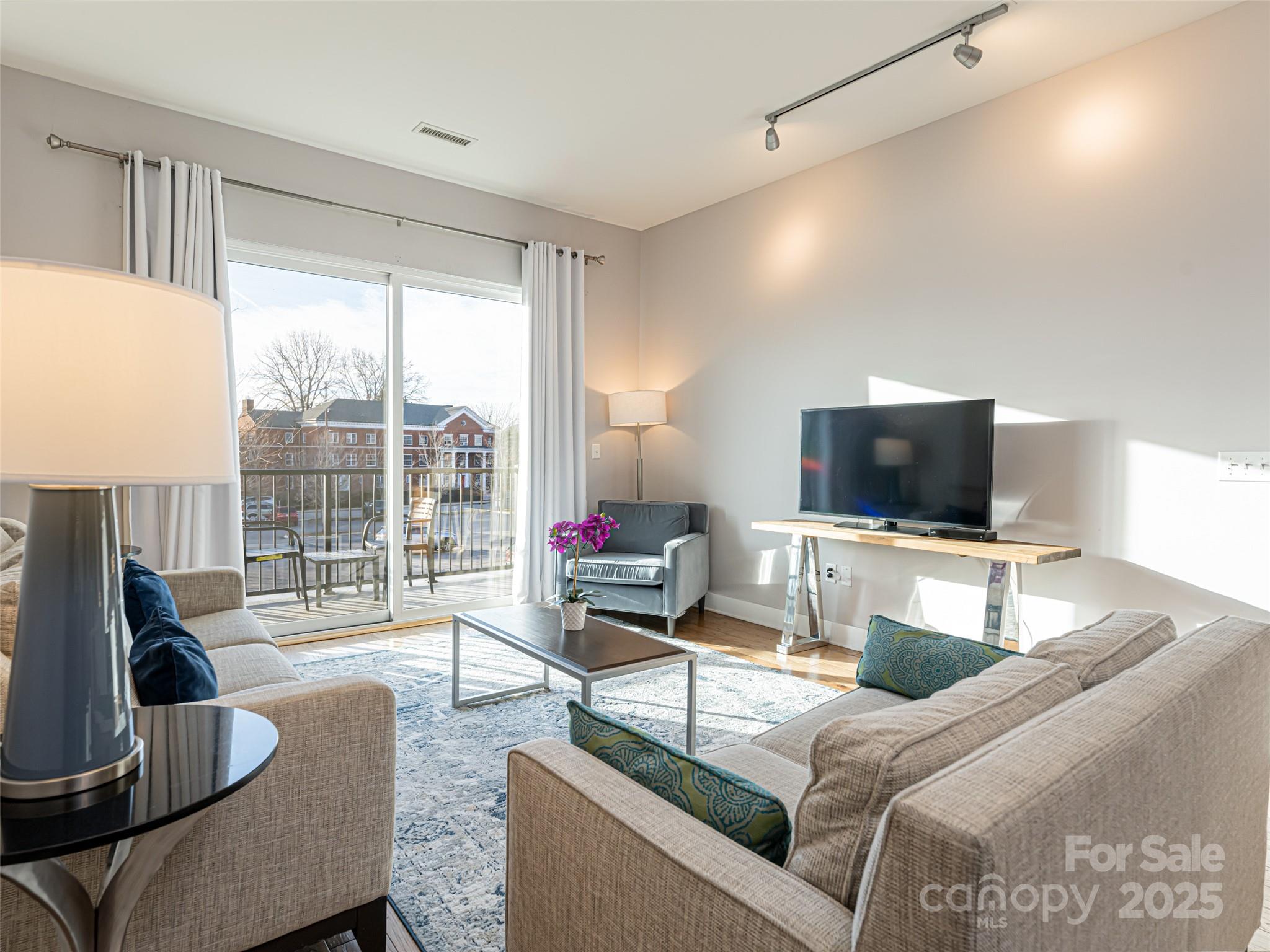 45 Asheland Avenue Unit: 302