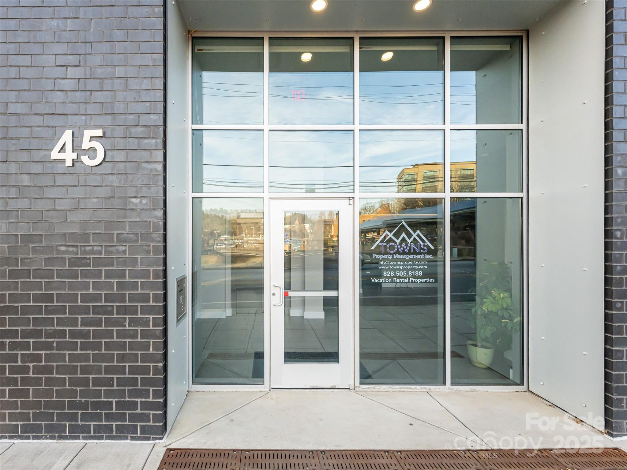 45 Asheland Avenue Unit: 302