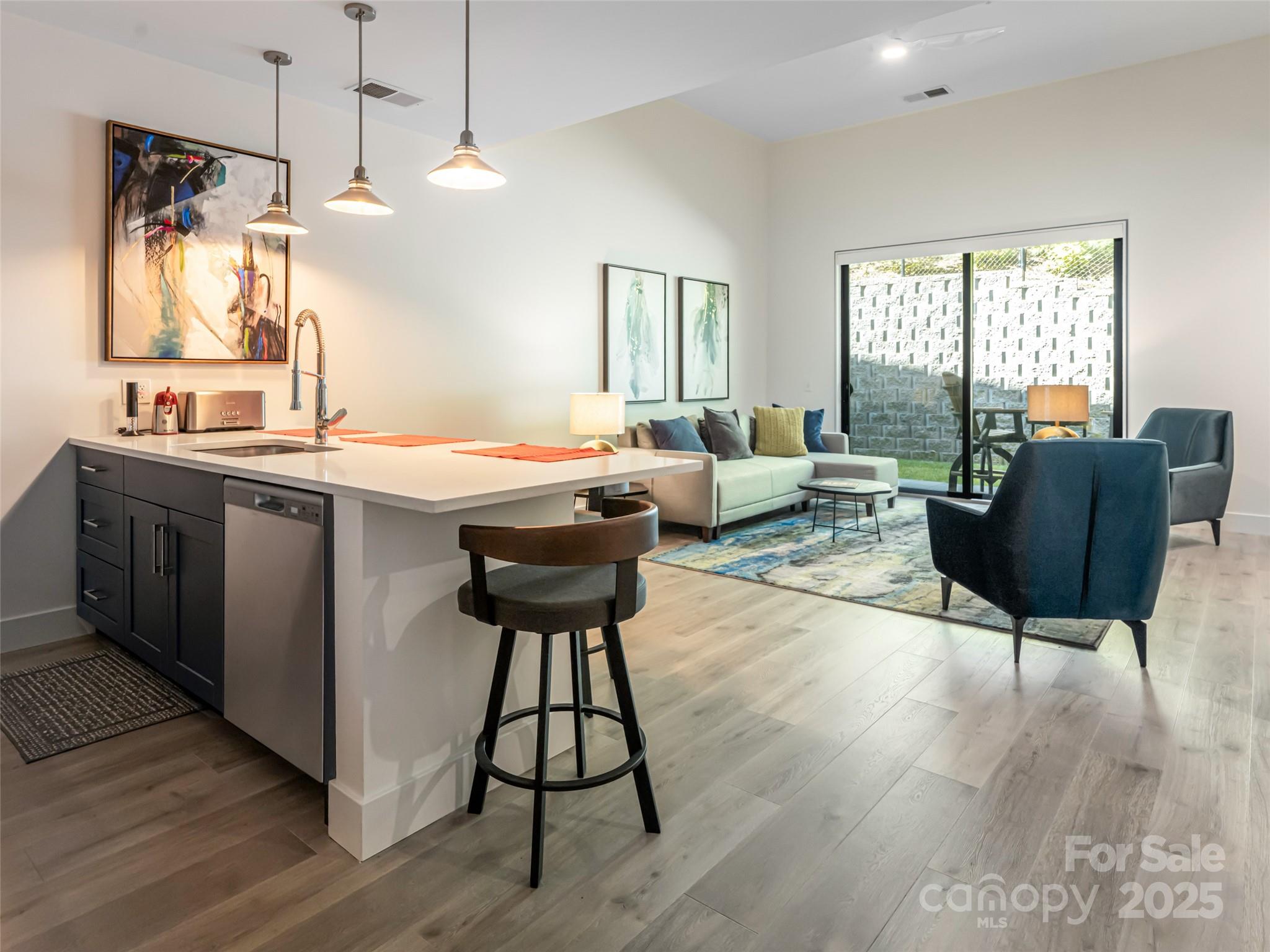 68 Craven Street Unit: 203