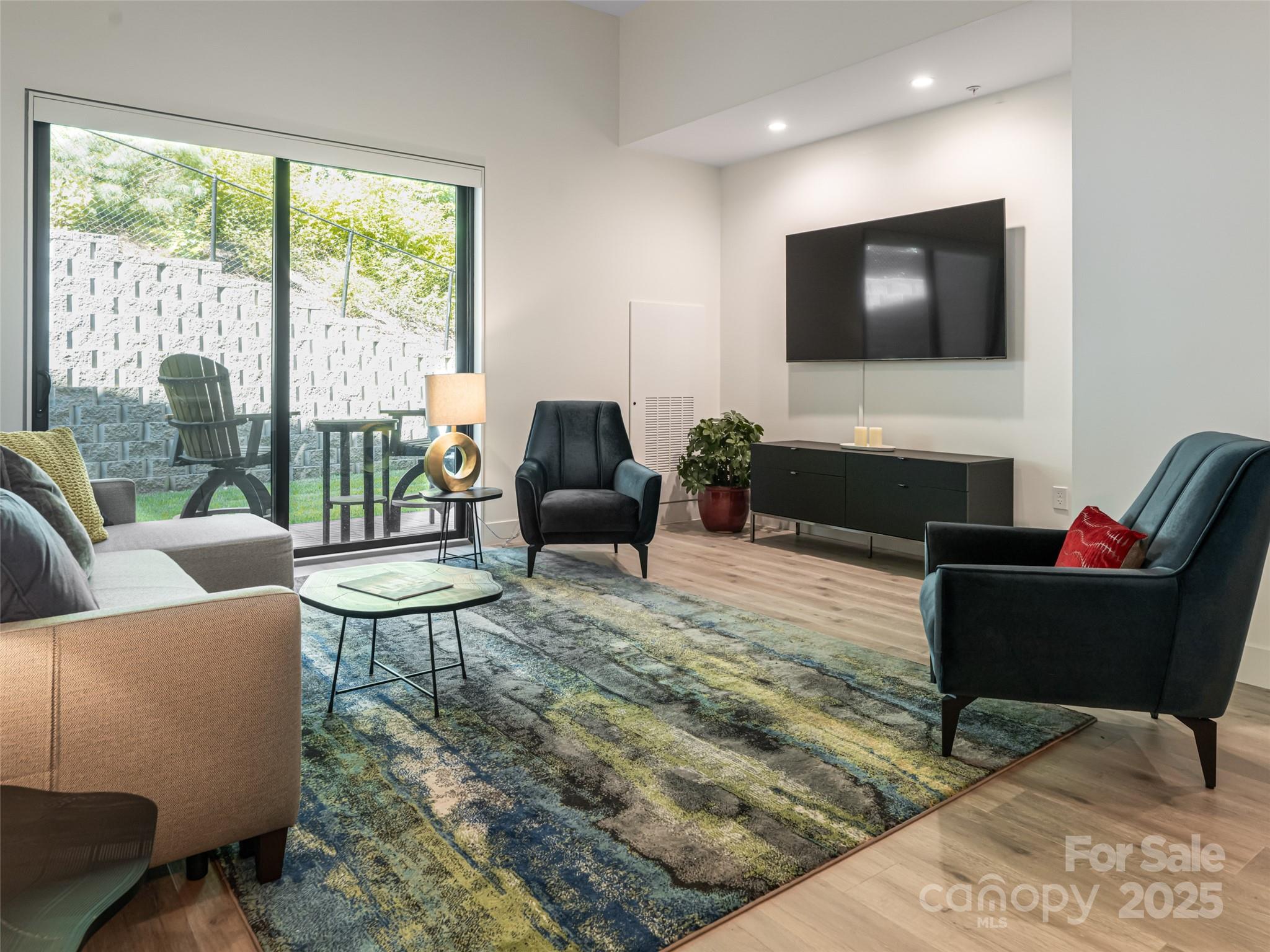 68 Craven Street Unit: 203