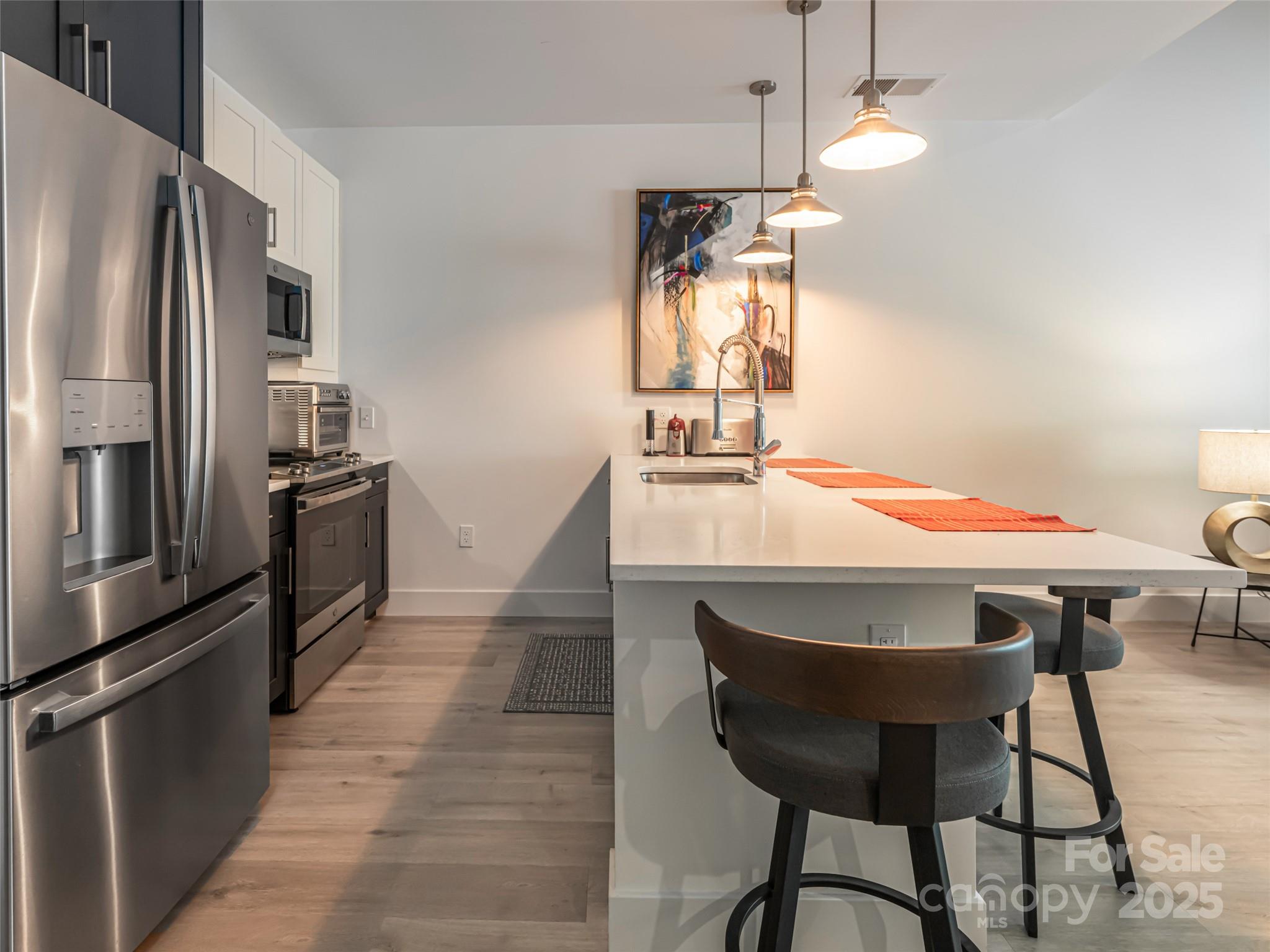 68 Craven Street Unit: 203