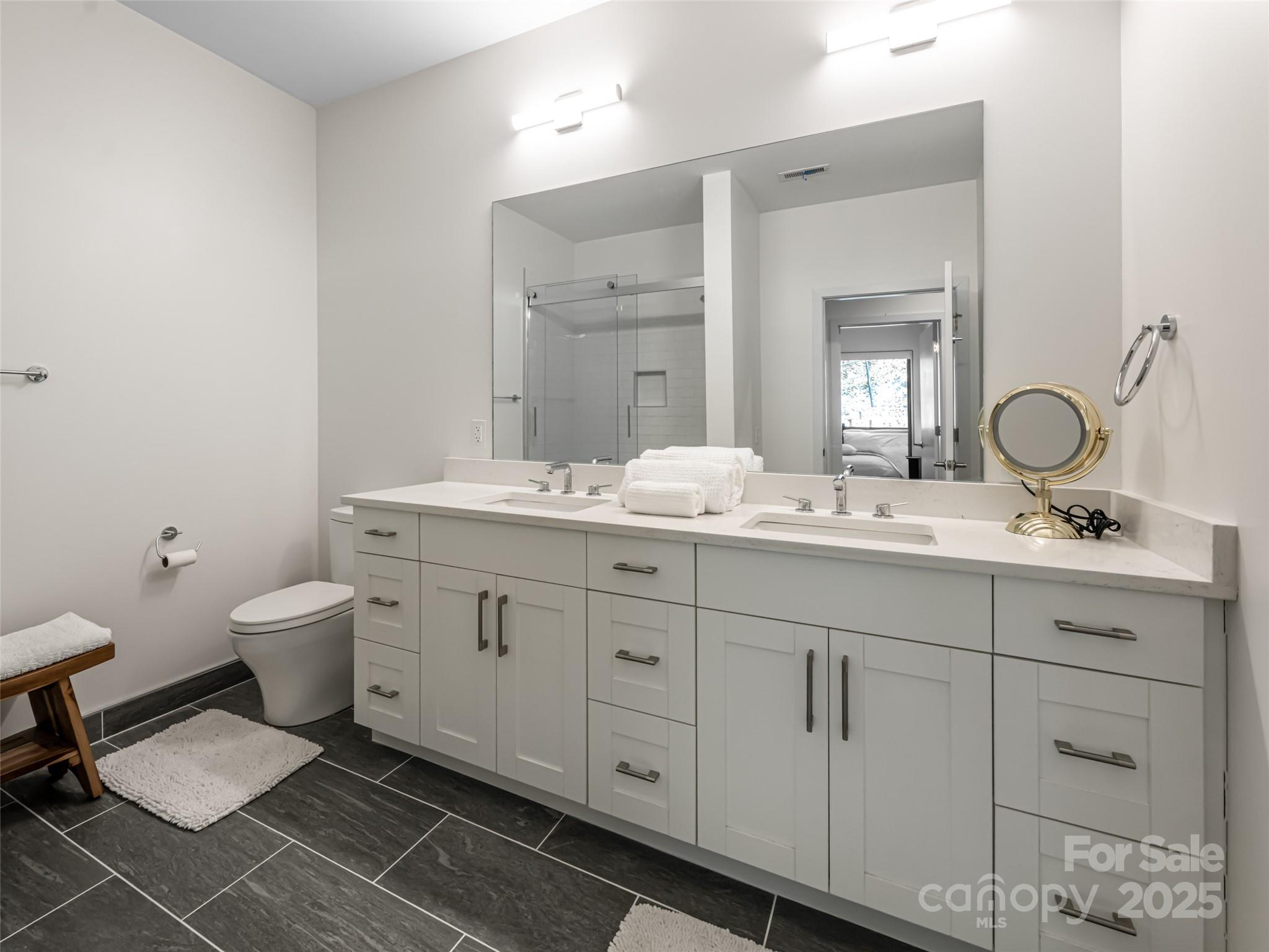 68 Craven Street Unit: 203