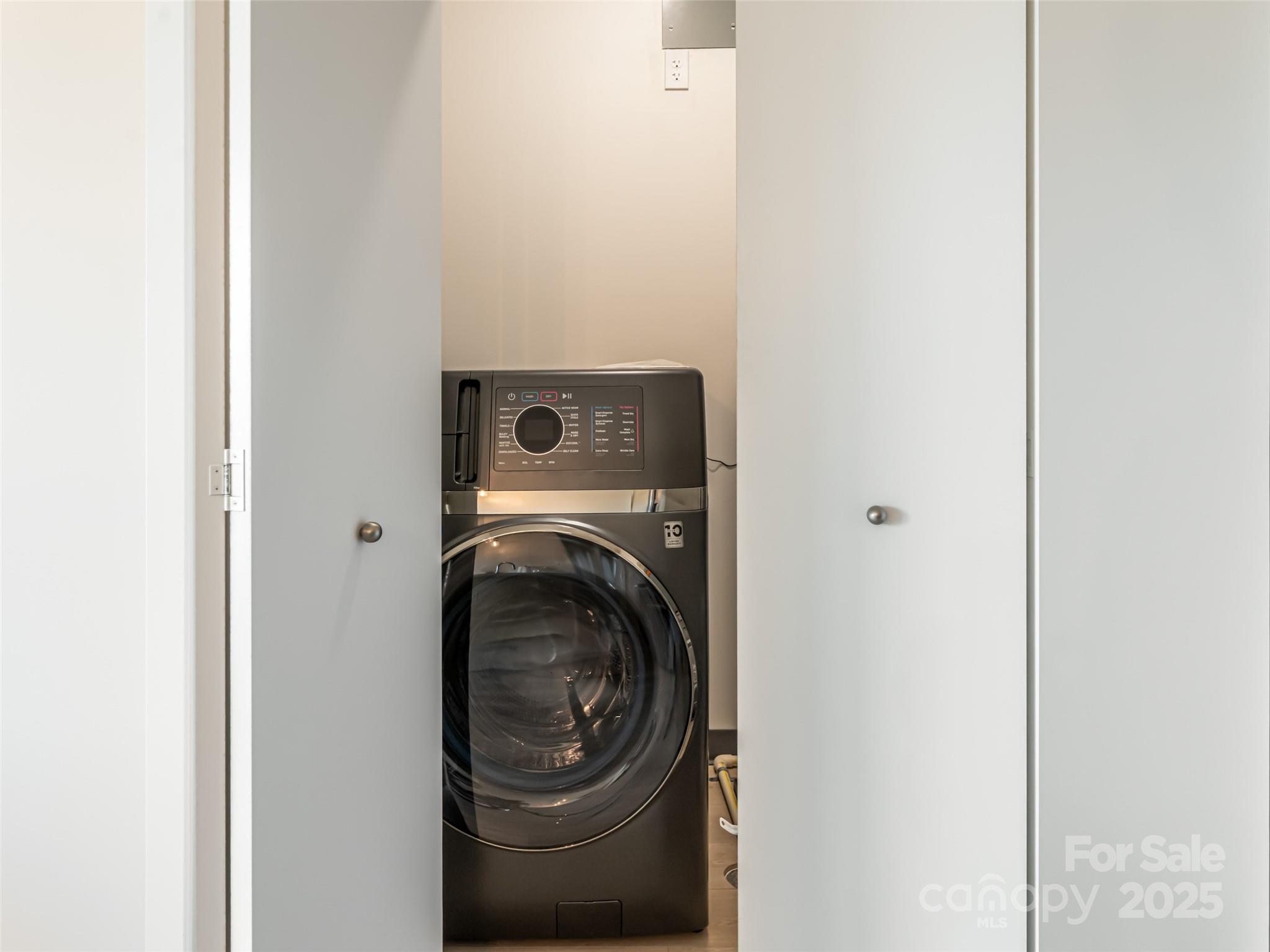 68 Craven Street Unit: 310