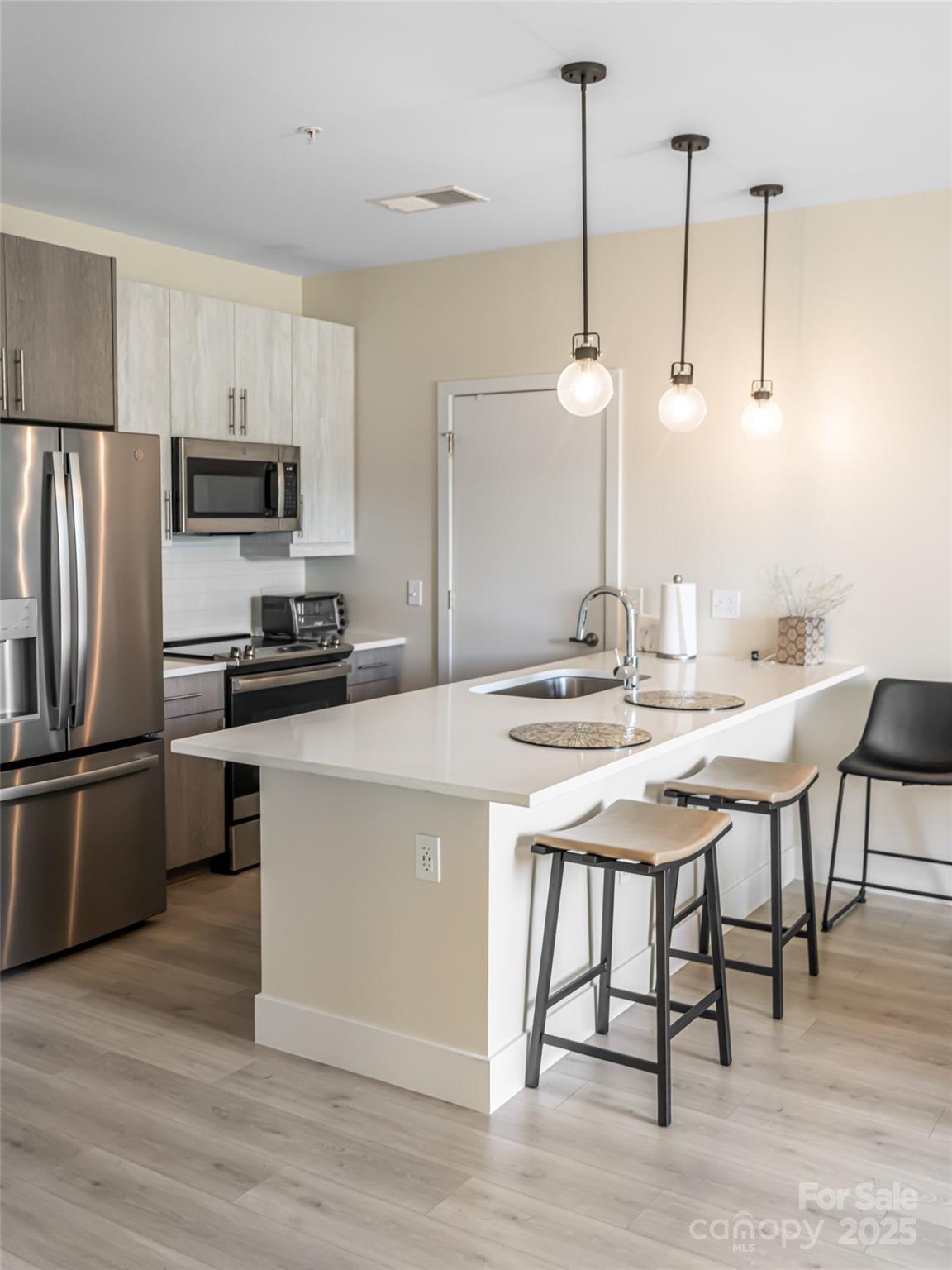 68 Craven Street Unit: 310