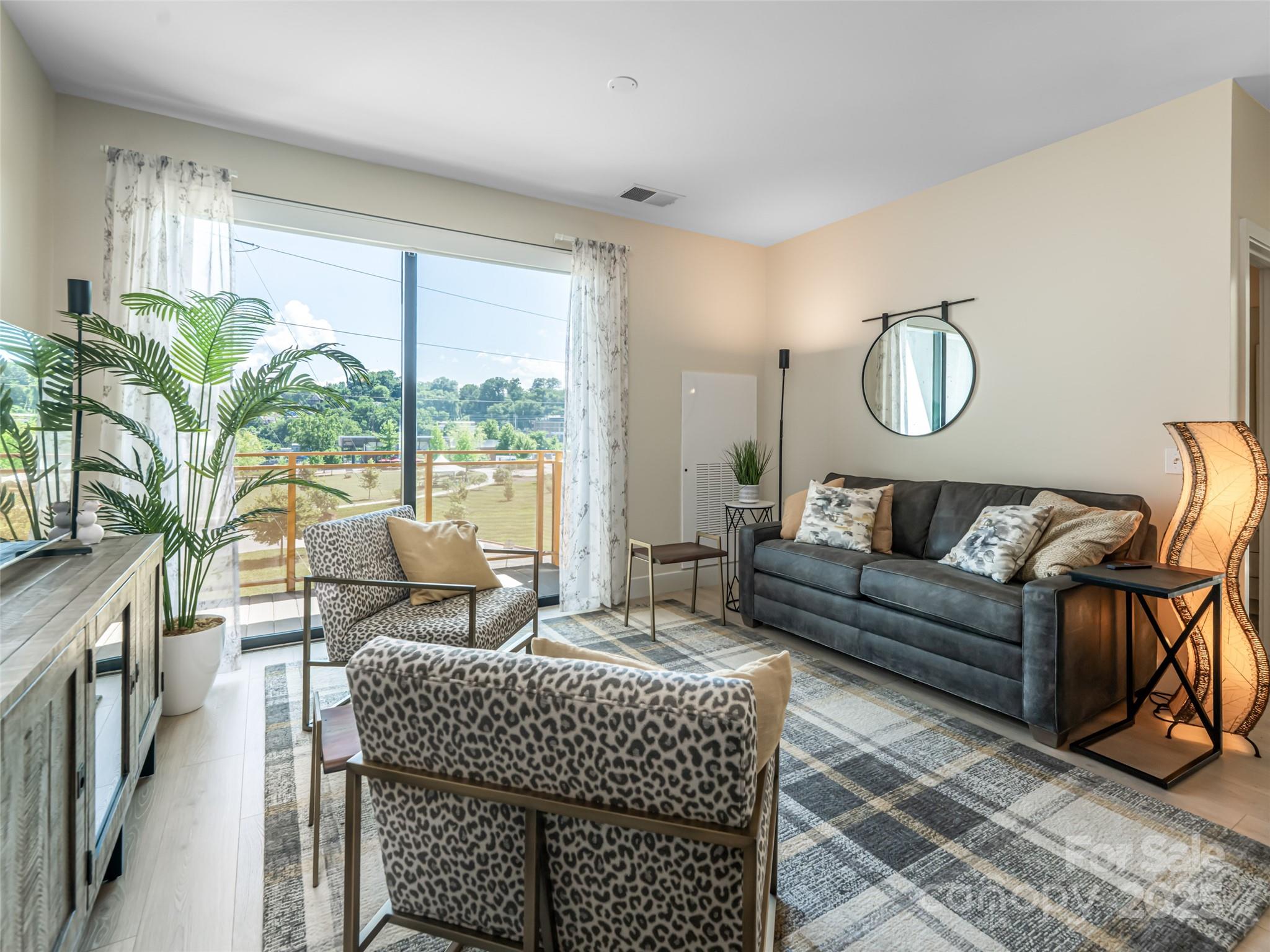 68 Craven Street Unit: 310