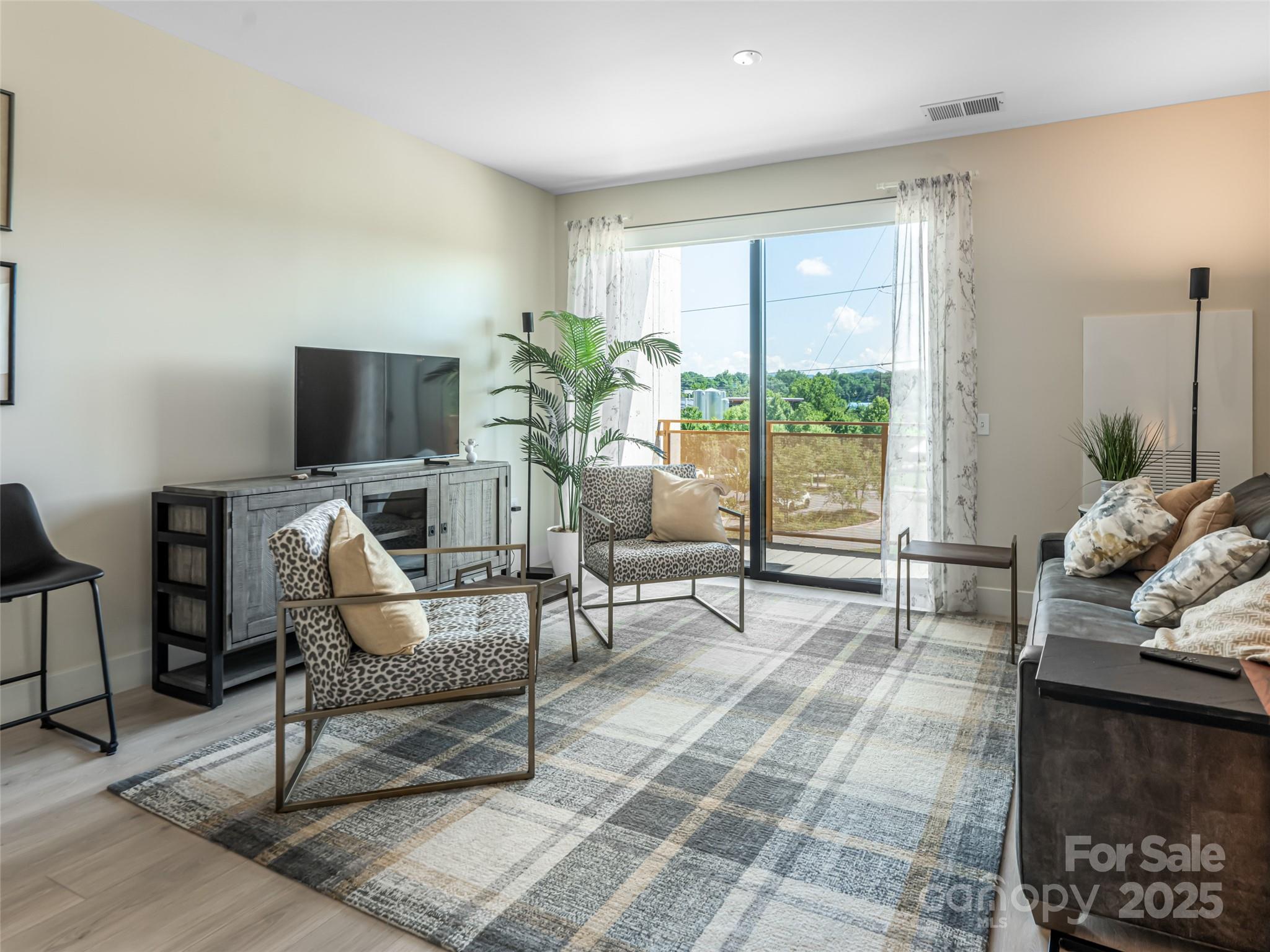68 Craven Street Unit: 310