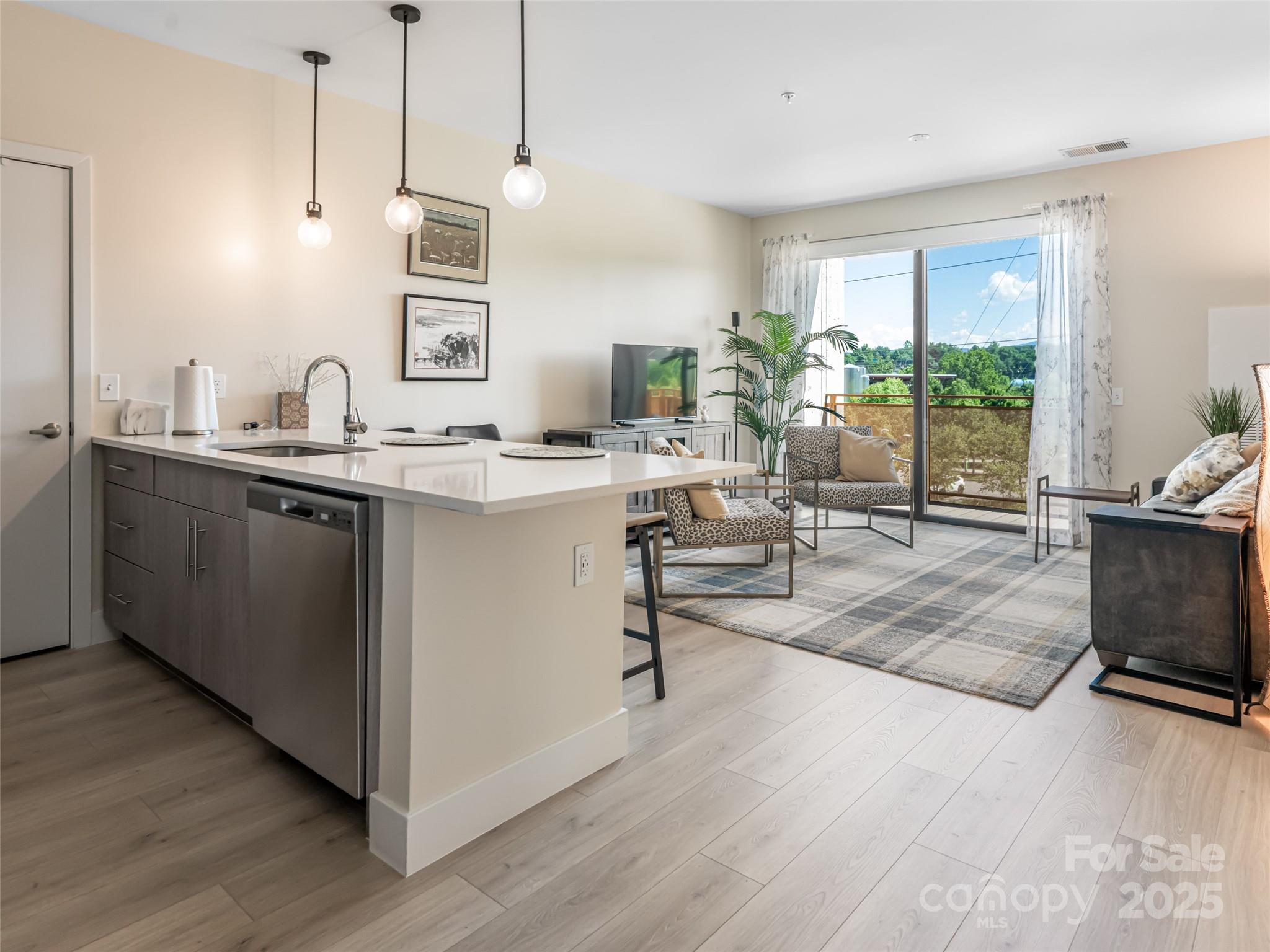 68 Craven Street Unit: 310