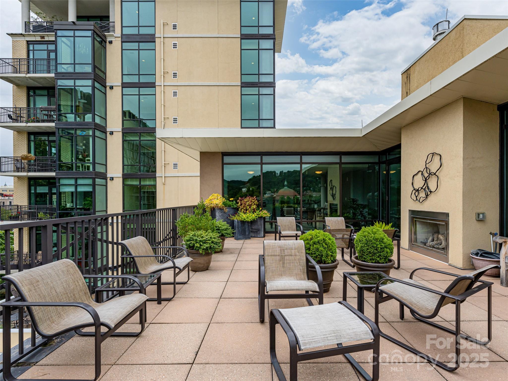 60 N Market Street Unit: 402