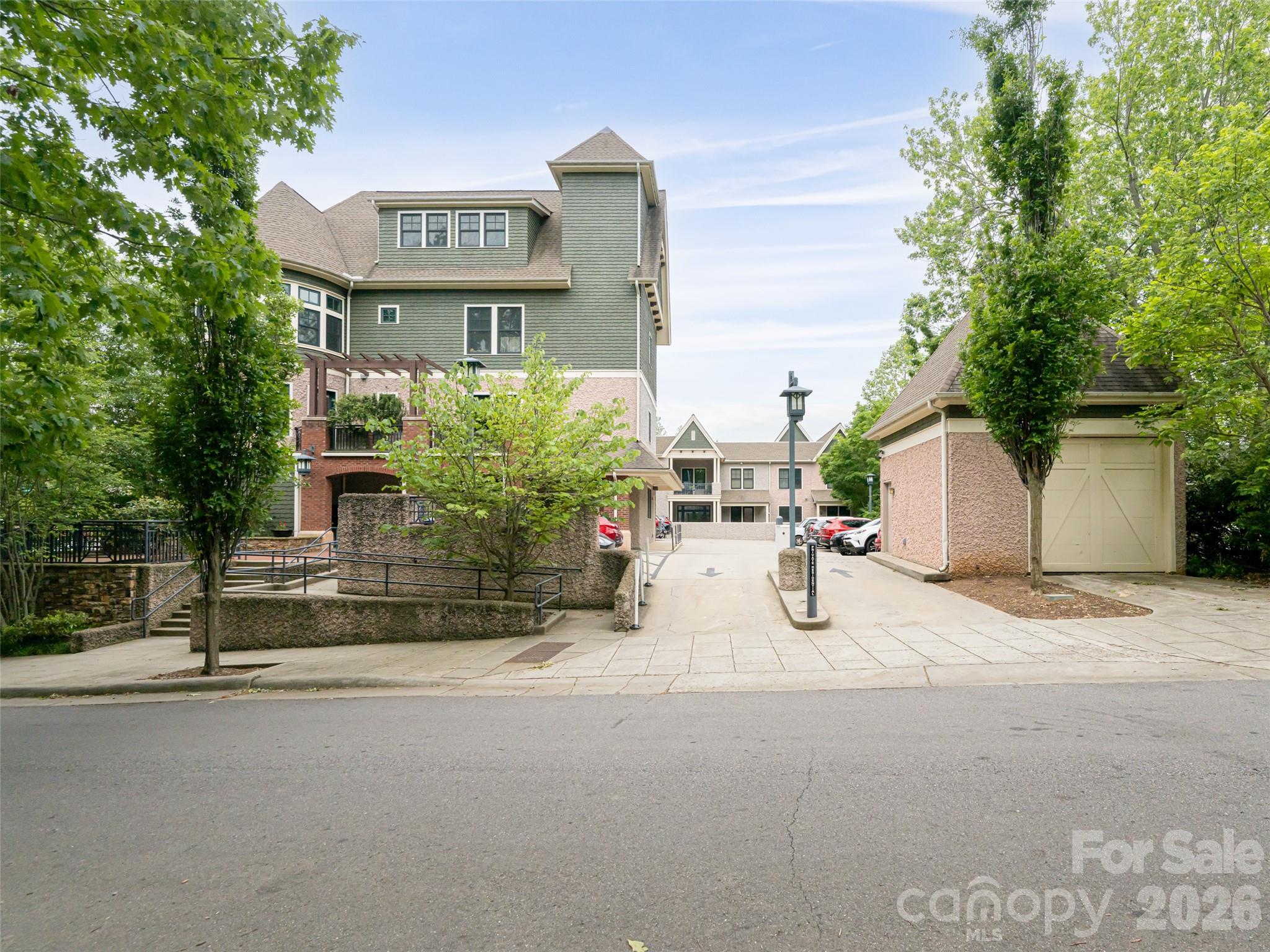 190 Broadway Street Unit: 310