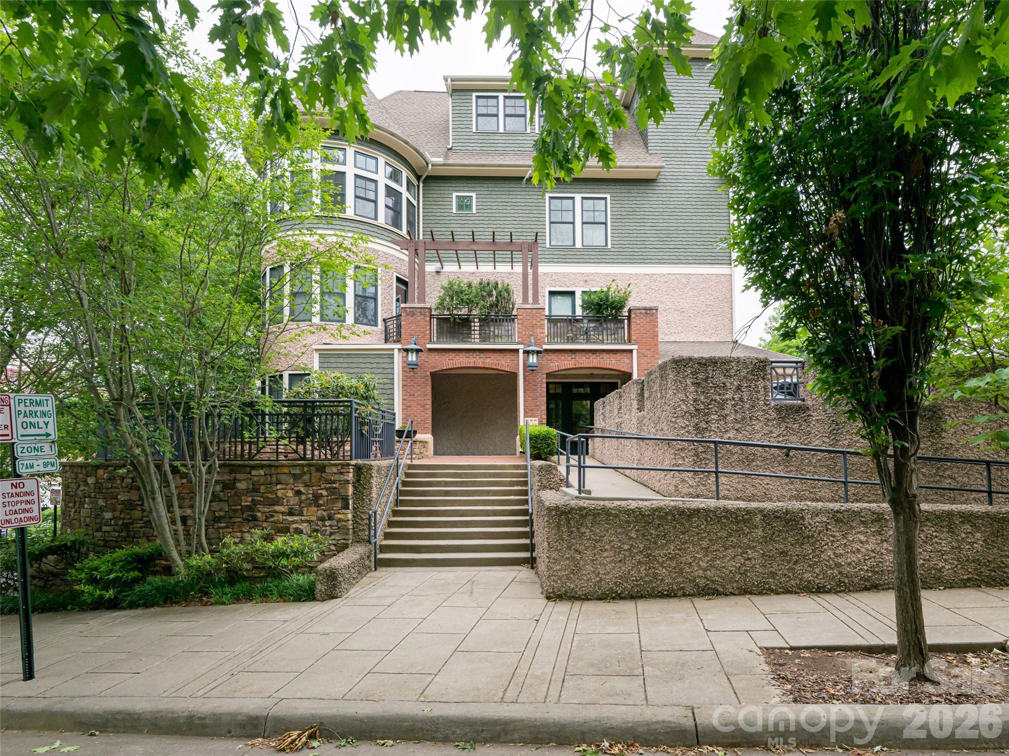 190 Broadway Street Unit: 310