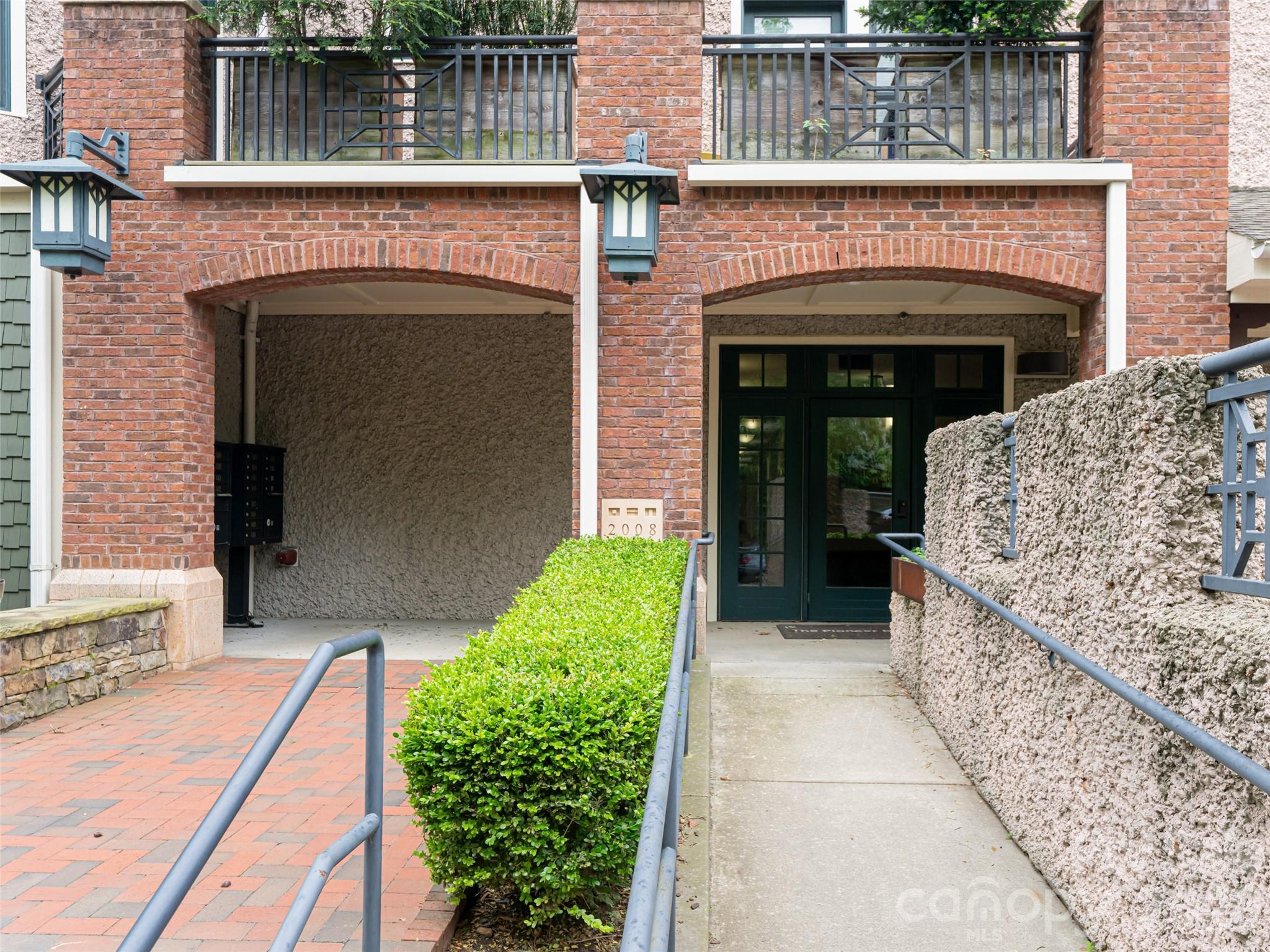 190 Broadway Street Unit: 310