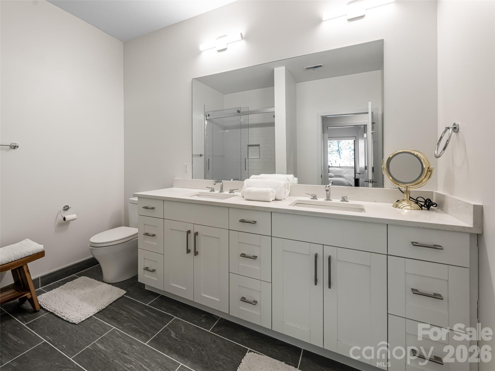 68 Craven Street Unit: 203