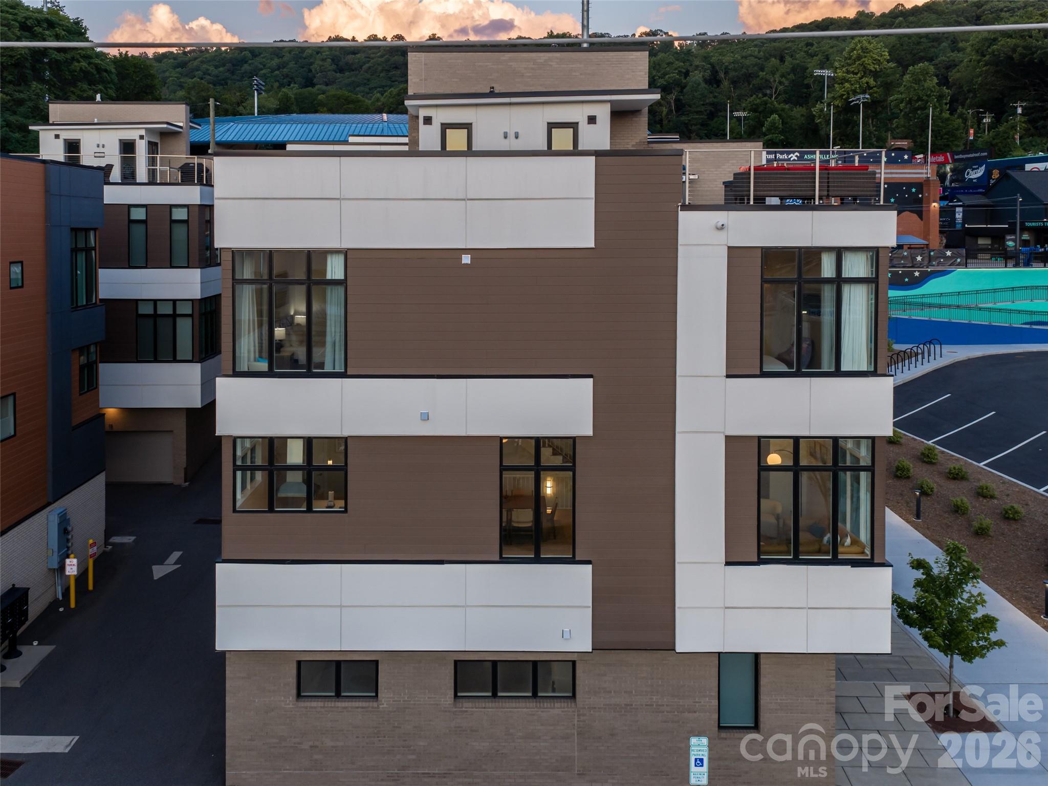 1 Bauhaus Court