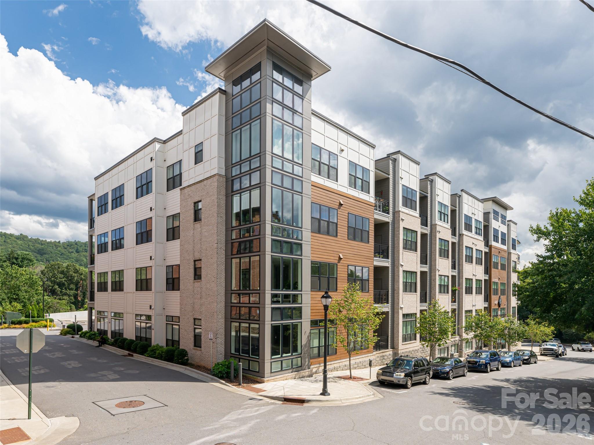 55 S Market Street Unit: 515