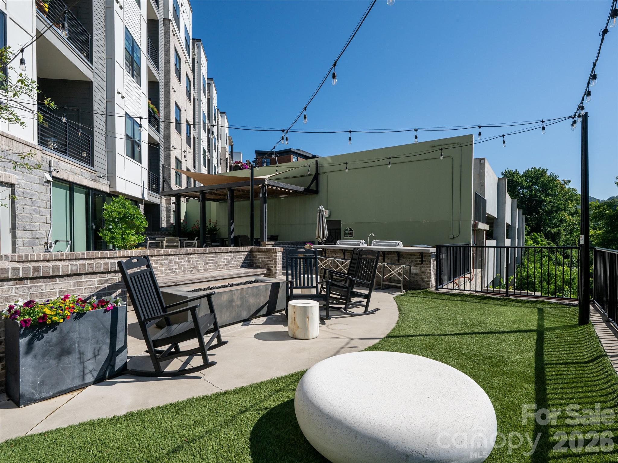 55 S Market Street Unit: 515