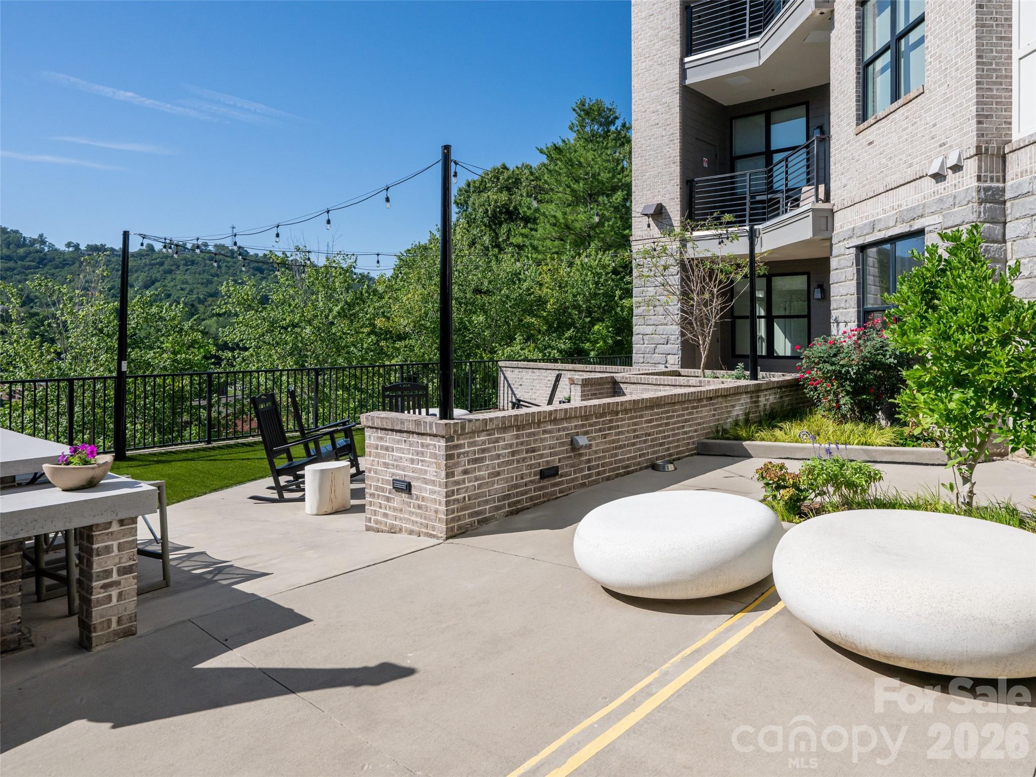 55 S Market Street Unit: 515