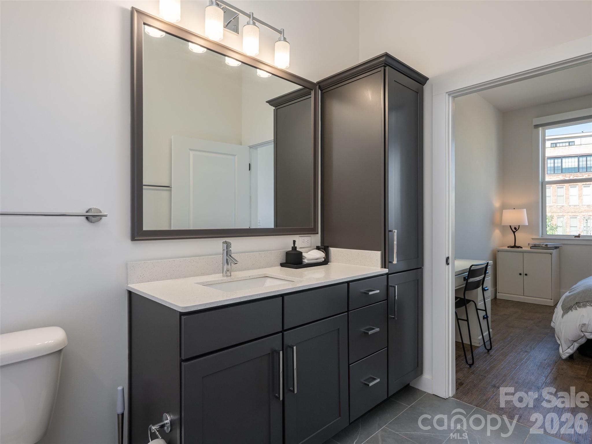 55 S Market Street Unit: 515